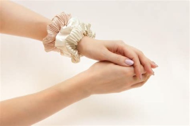 scrunchies for hand
