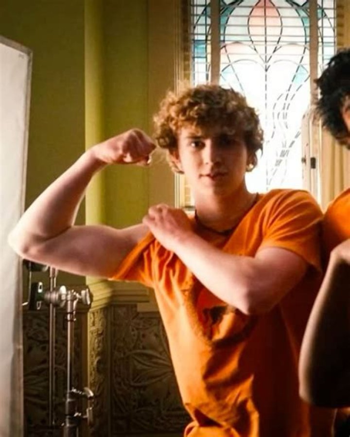 Unraveling Charlie Bushnell's Height In Feet